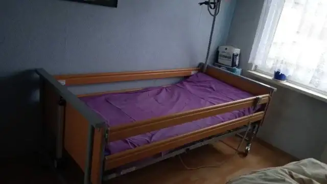 łóżko rehabilitacyjne, materac przeciwodleżynowy